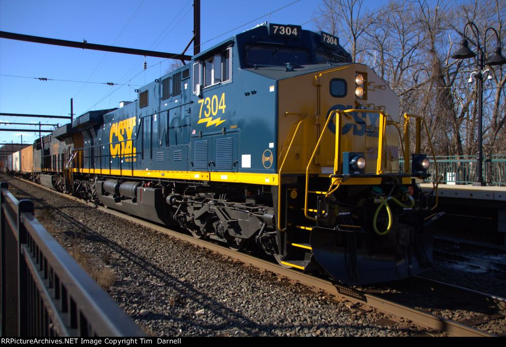 CSX 7304 leads I030